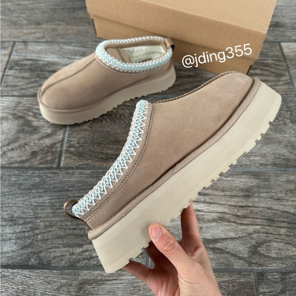 Brand New UGG Tazz Slippers Sand (Women’s) - Picture 3 of 10